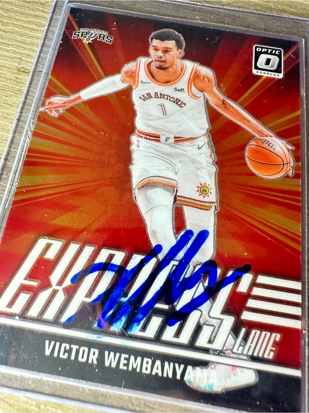 Victor Wembanyama Signed Rookie 2024/25 Panini #19. Autograph. San Antonio Spurs - Picture 2 of 5